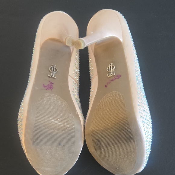 Jennifer Lopez Sparkling Beige Peep-Toe Heels - Picture 10 of 11